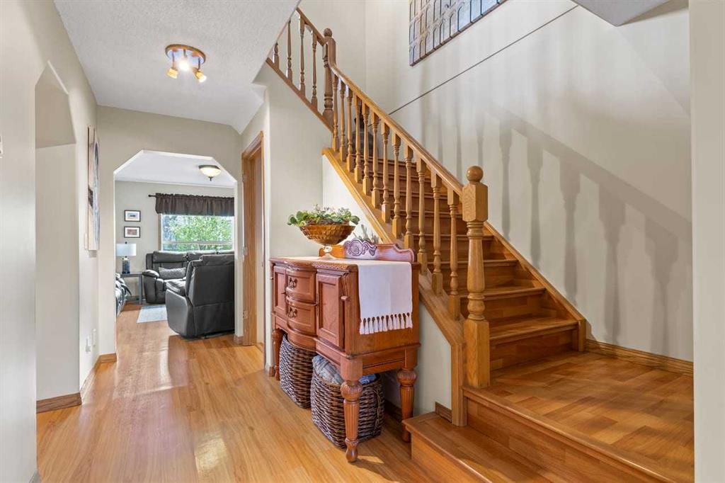 Picture for 158 Saratoga Close NE