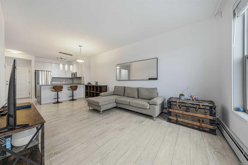 Picture for 404, 207 Sunset Drive 