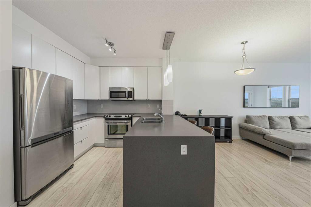 Picture for 404, 207 Sunset Drive 