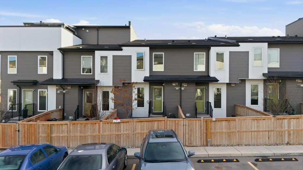 Picture for 410, 338 Seton Circle SE