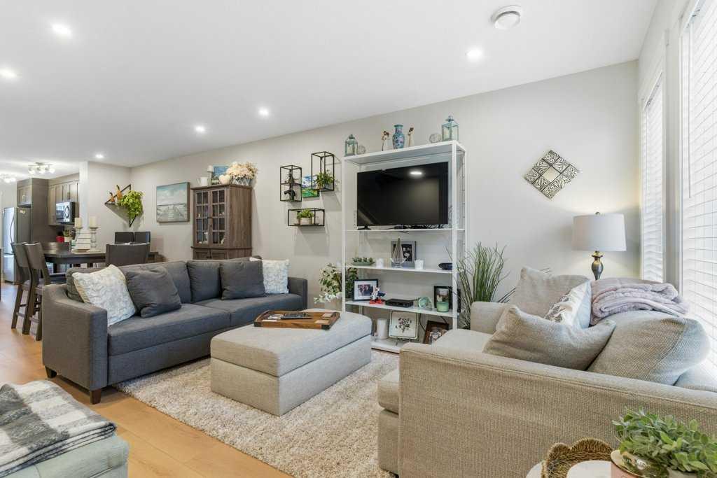 Picture for 410, 338 Seton Circle SE