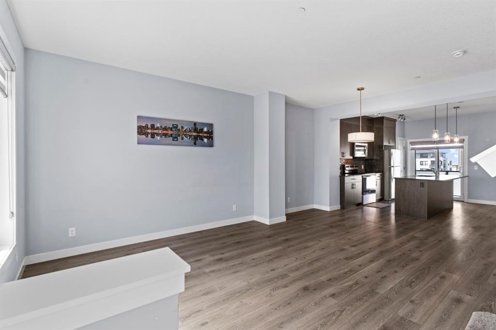 Picture for 241 Livingston Common NE
