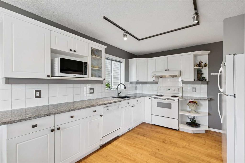 Picture for 18 Bridlewood Way SW