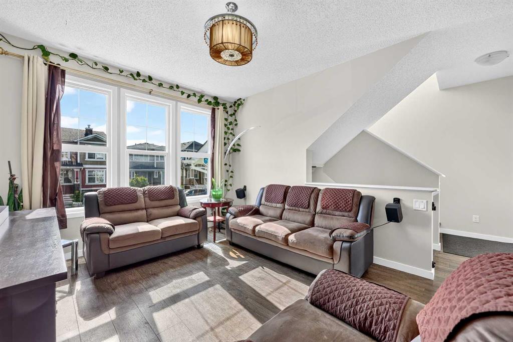 Picture for 27 Red Embers Lane NE