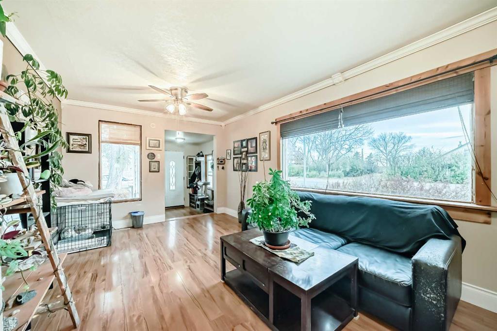 Picture for 427 4 Avenue SE