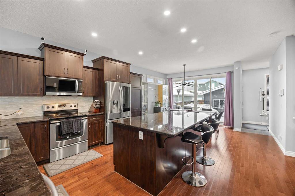 Picture for 240 Evanspark Gardens NW