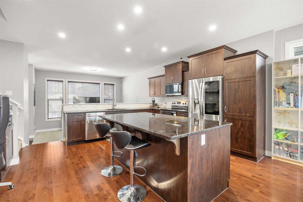 Picture for 240 Evanspark Gardens NW