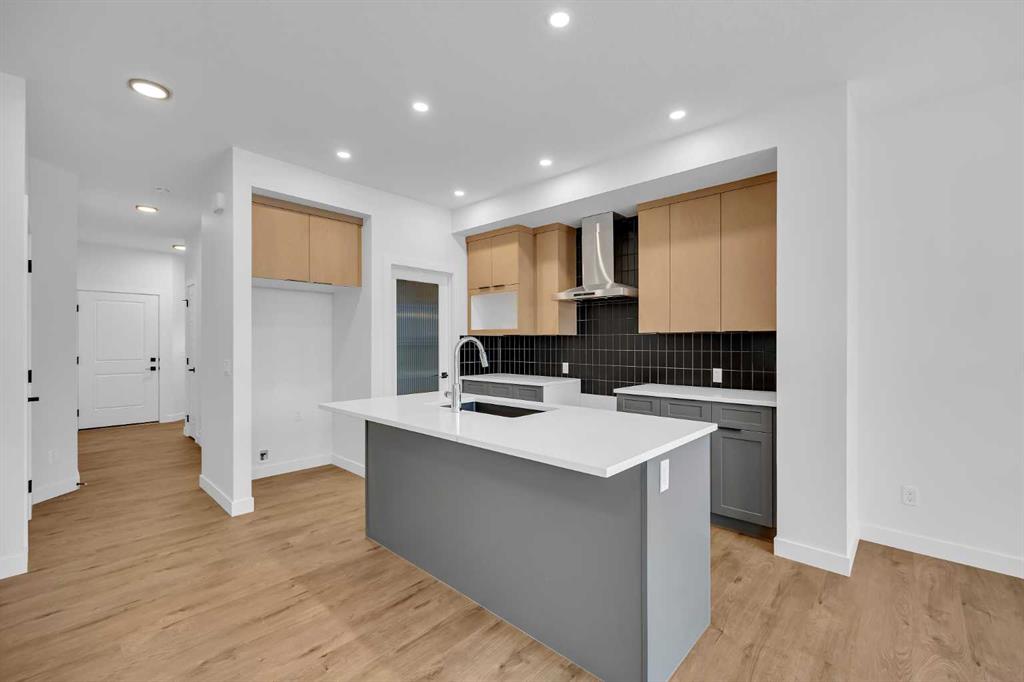 Picture for 739 Langley Terrace SE