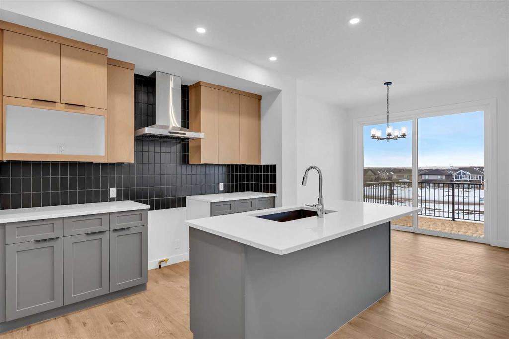 Picture for 739 Langley Terrace SE