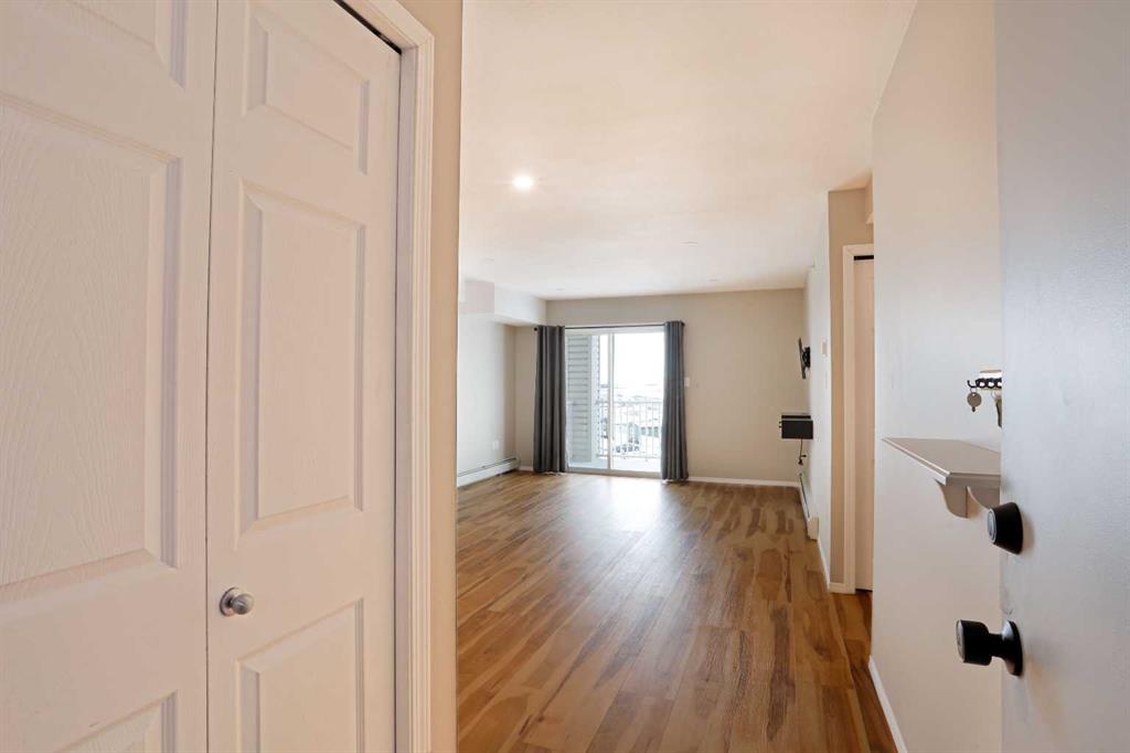 Picture for 412, 204 17 Street E