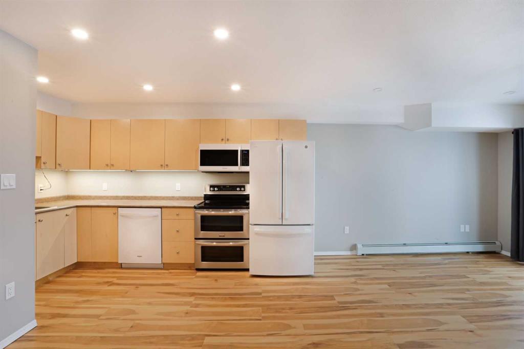 Picture for 412, 204 17 Street E