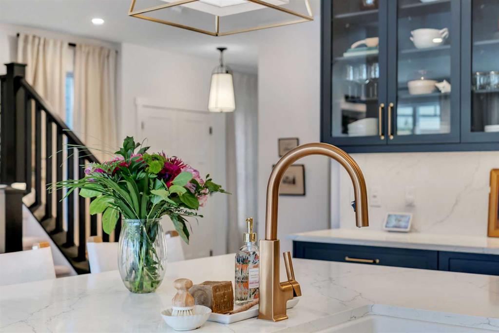 Picture for 1176 Cranbrook Gardens SE