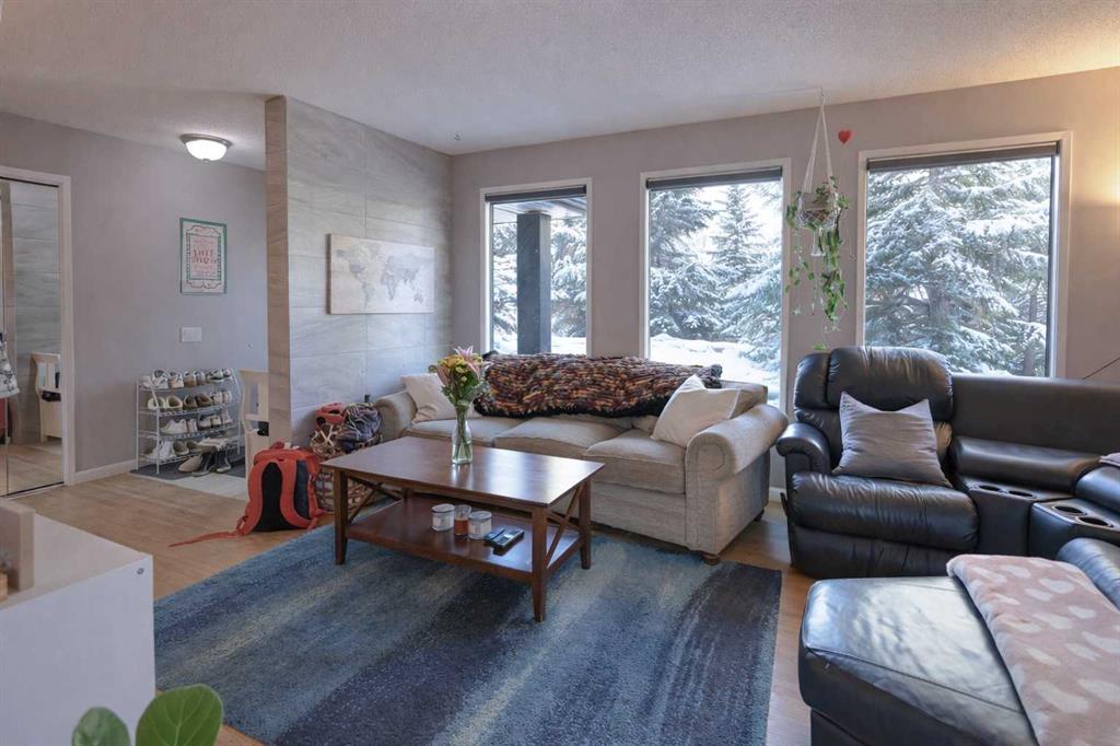 Picture for 102 Dalgleish Bay NW