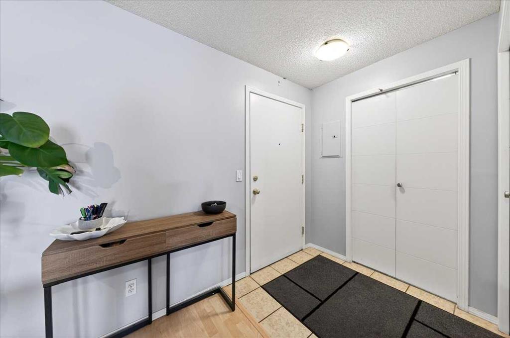 Picture for 206, 2000 Citadel Meadow Point NW