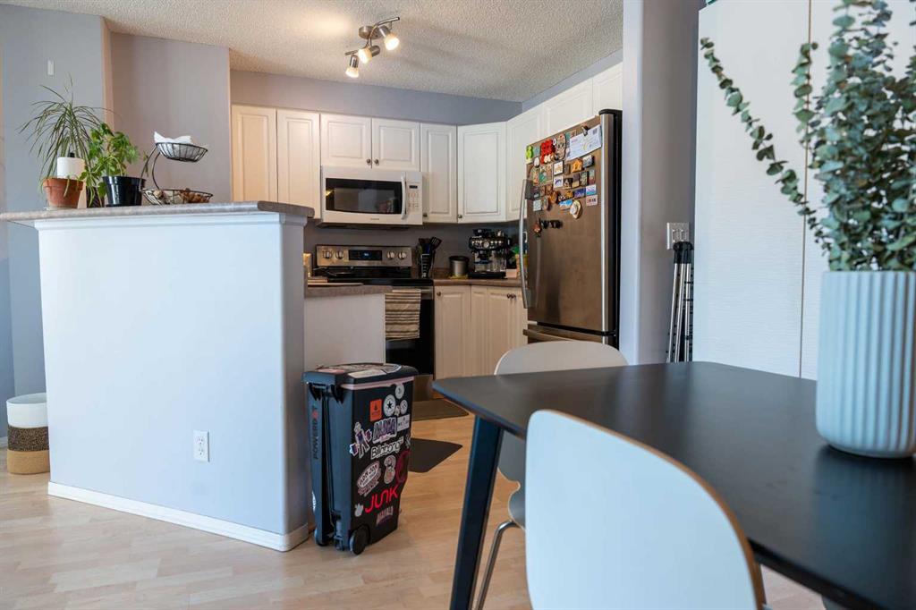 Picture for 206, 2000 Citadel Meadow Point NW