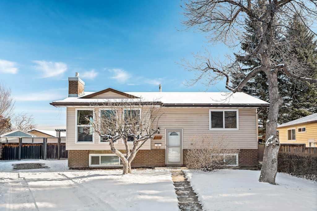 Picture for 108 Lynnbrook Bay SE