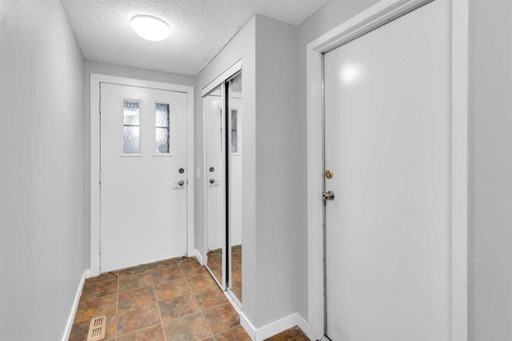 Picture for 1418 Ranchlands Road NW