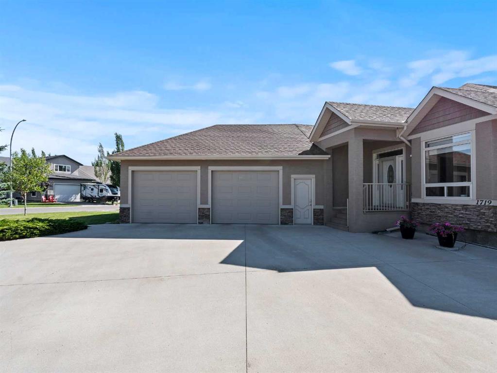 Picture for 1719 High Park Boulevard NW