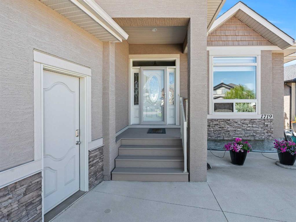 Picture for 1719 High Park Boulevard NW