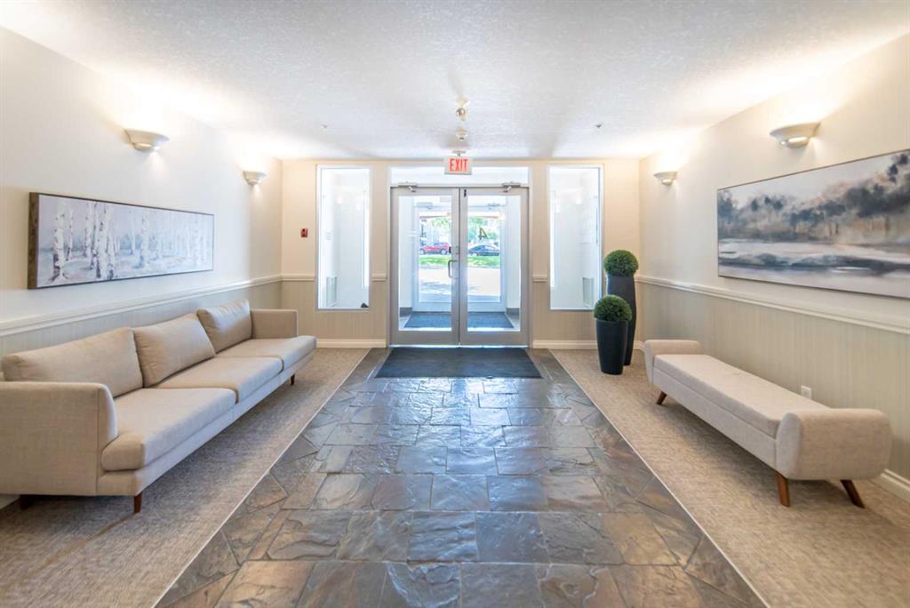 Picture for 205, 4 Hemlock Crescent SW