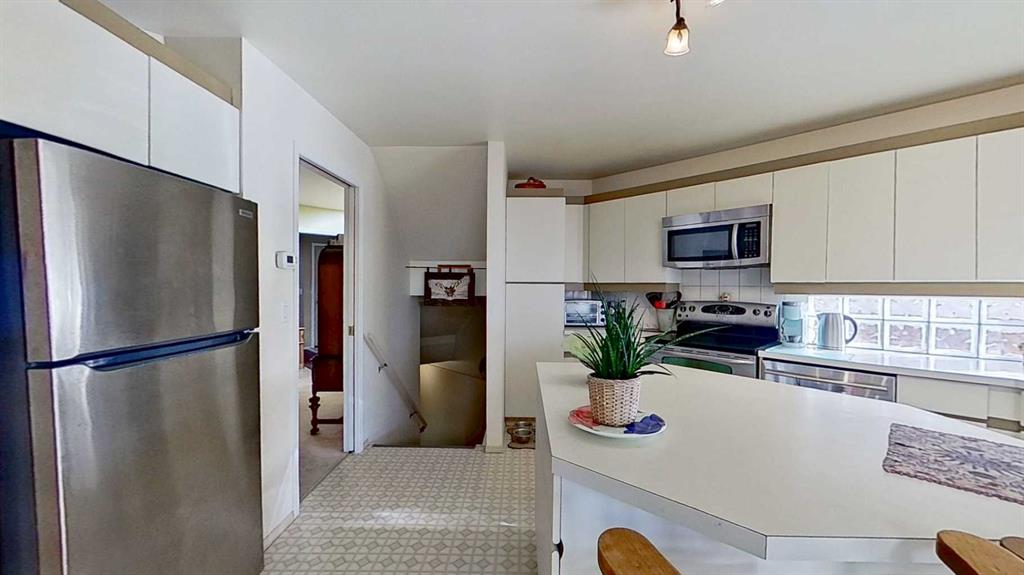 Picture for 2219 Westmount Road NW