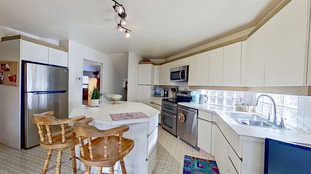 Picture for 2219 Westmount Road NW