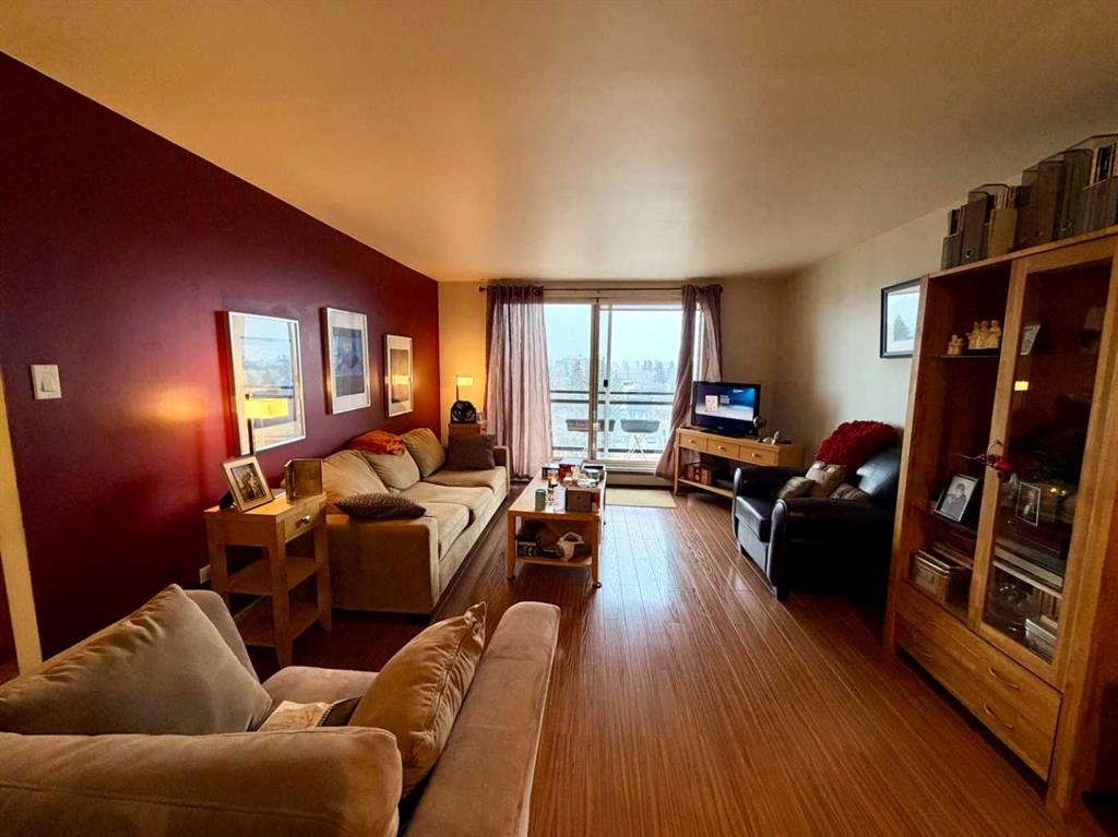 Picture for 702, 1022 16 Avenue NW