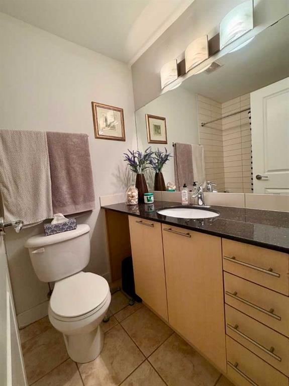 Picture for 702, 1022 16 Avenue NW