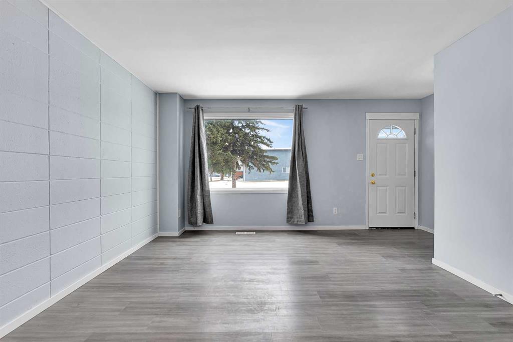 Picture for 156, 2211 19 Street NE