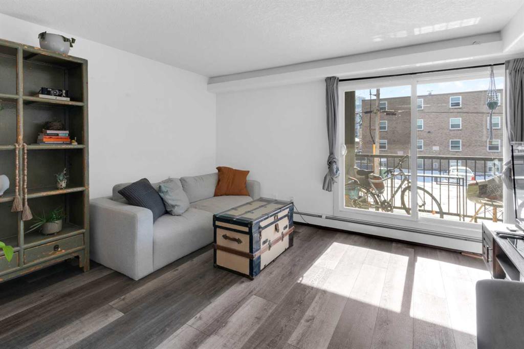 Picture for 204, 931 2 Avenue NW