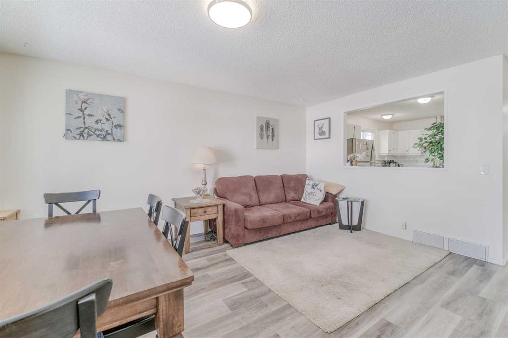 Picture for 112 Edgedale Way 