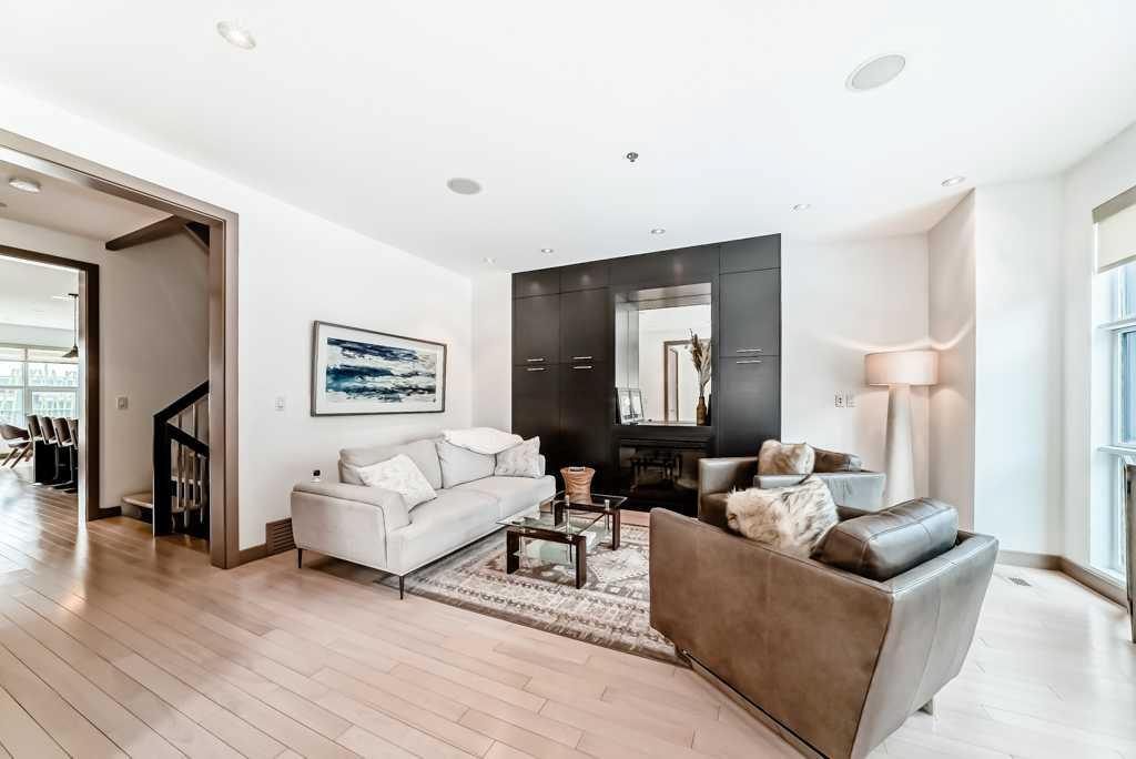 Picture for 701 Aspen Meadows Hill SW