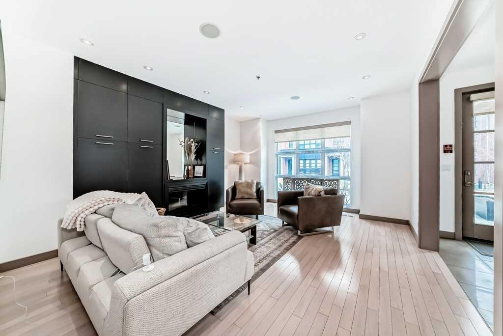 Picture for 701 Aspen Meadows Hill SW