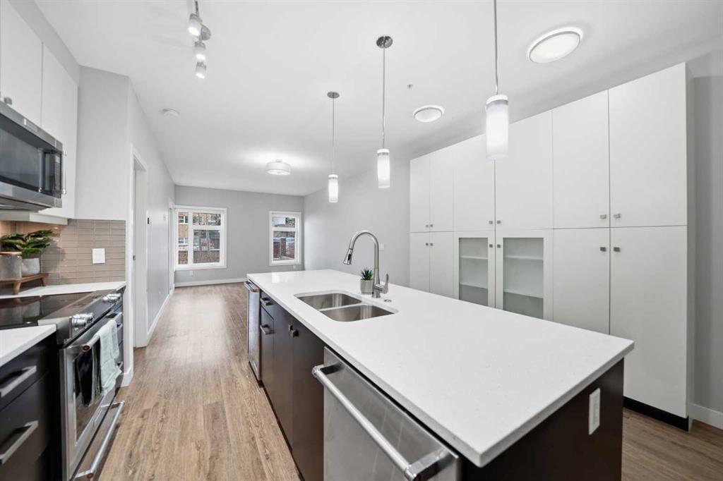 Picture for 107, 1720 10 Street SW