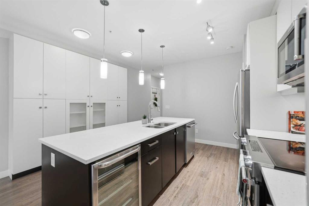 Picture for 107, 1720 10 Street SW