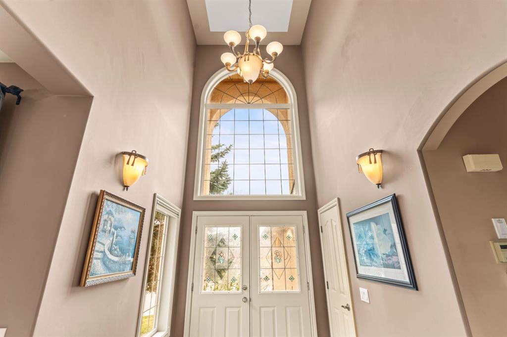 Picture for 140 Simcoe Close SW