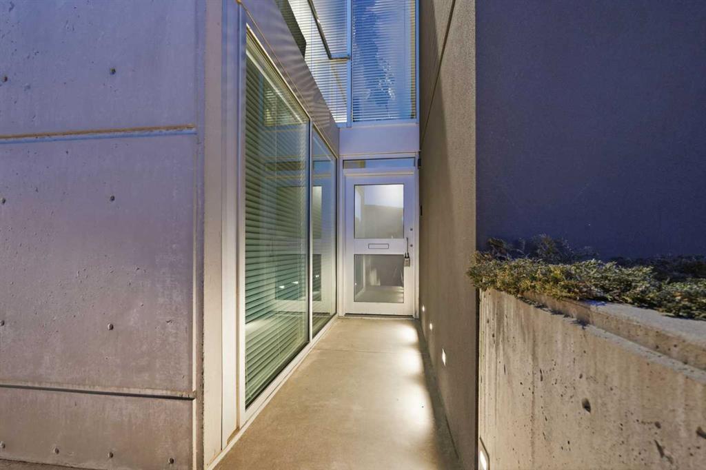 Picture for 2115 29 Avenue SW