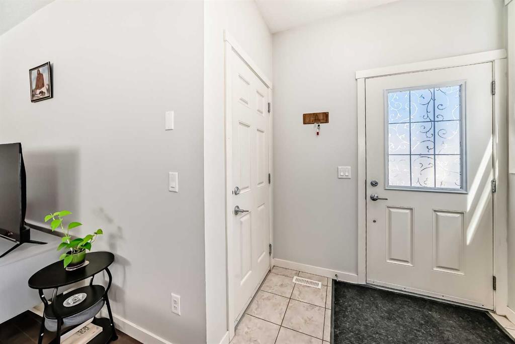 Picture for 102 Saddlelake Terrace NE