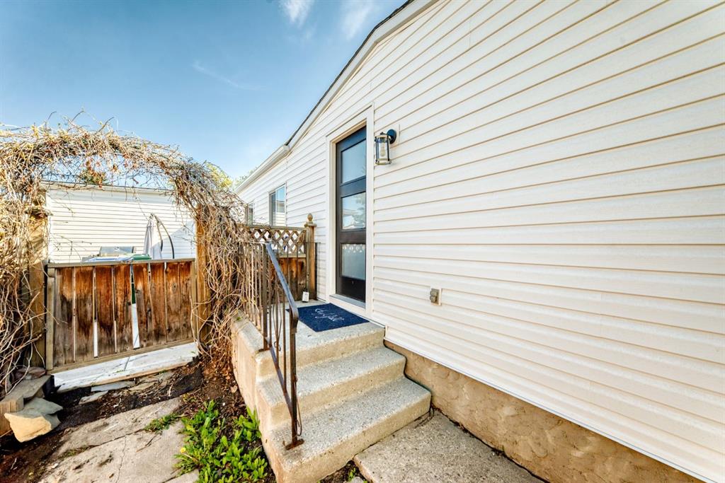 Picture for 124 BIG SPRINGS Drive SE