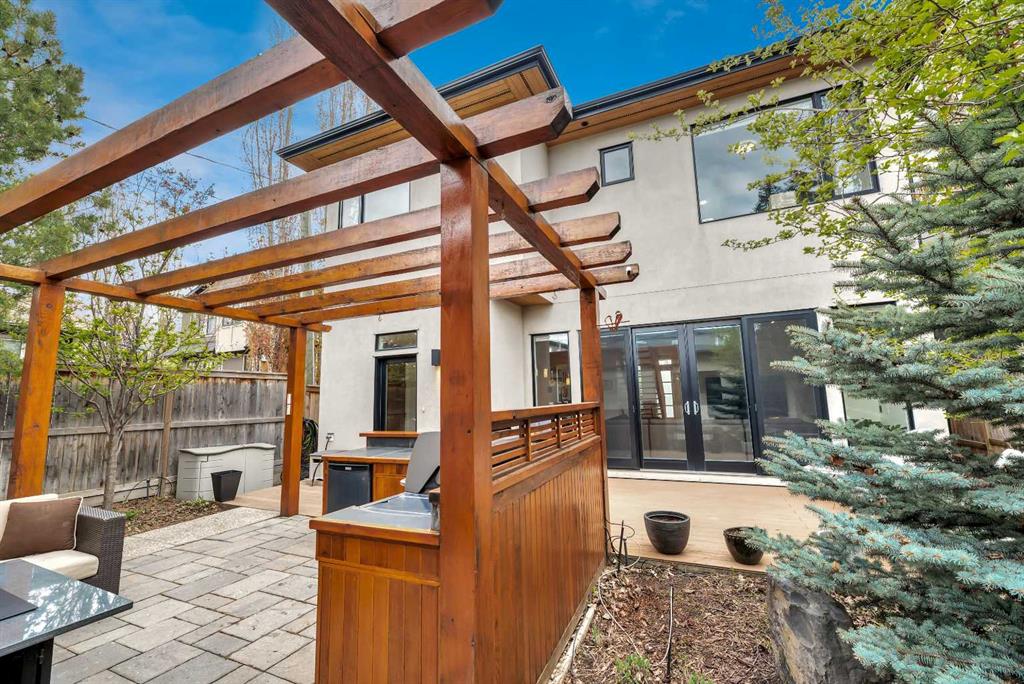 Picture for 2008 38 Avenue SW