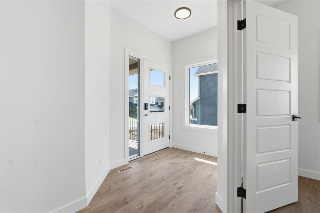 Picture for 731 Langley Terrace SE