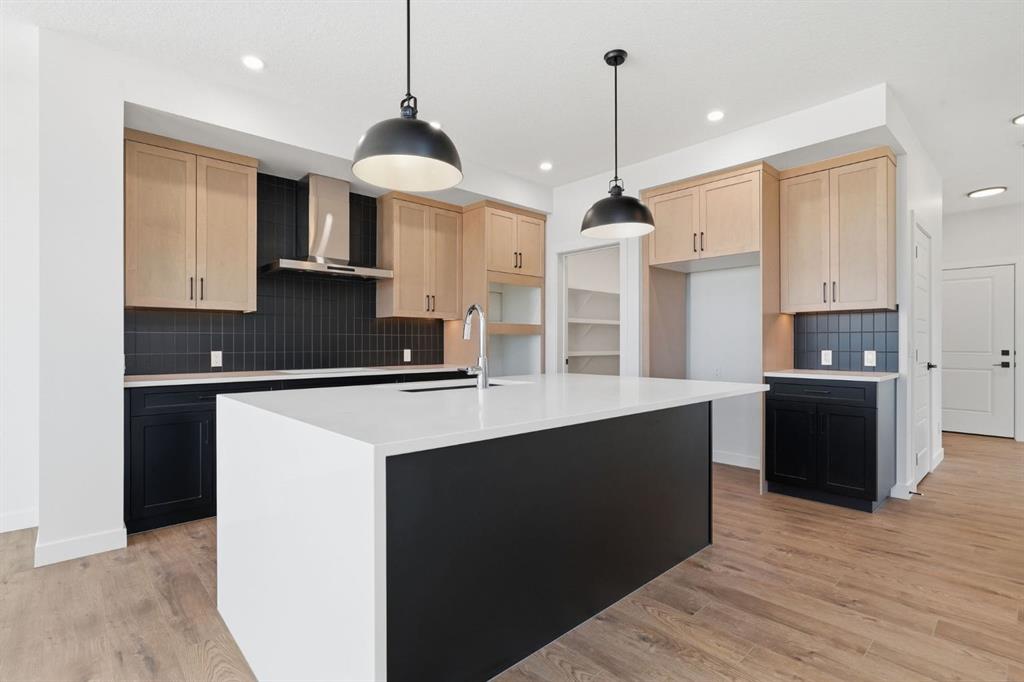 Picture for 731 Langley Terrace SE