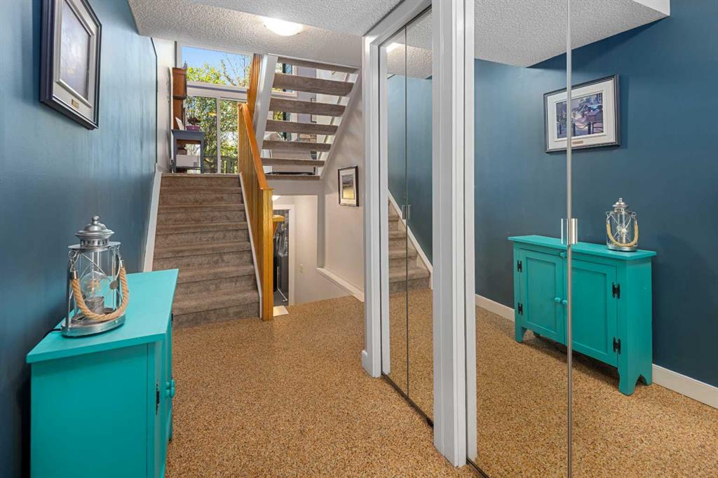Picture for 3, 185 Woodridge Drive SW