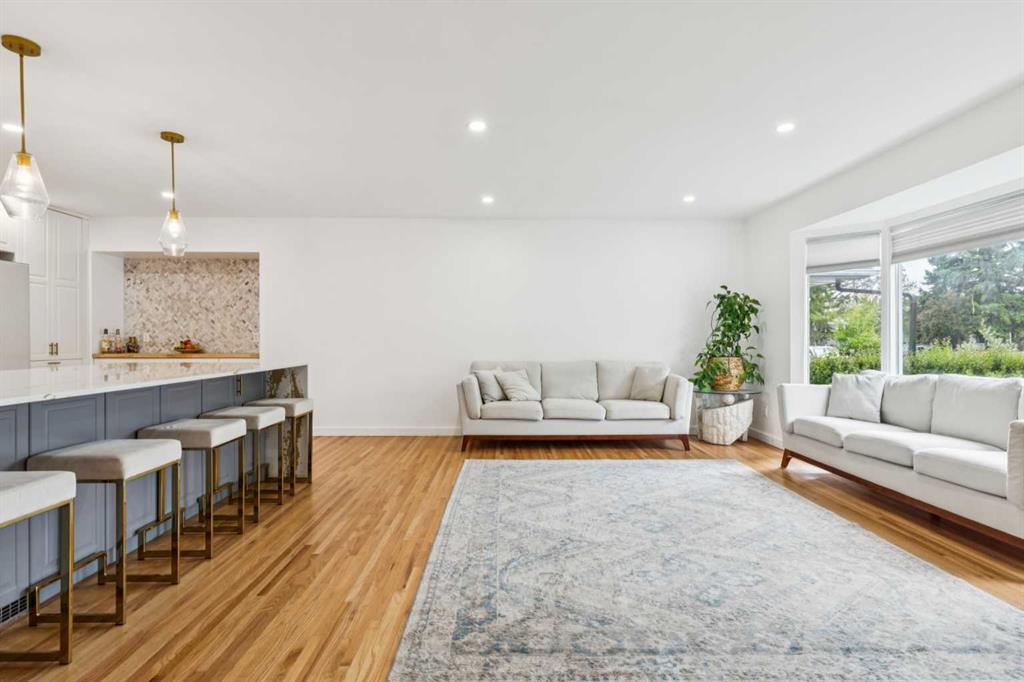 Picture for 10719 Mapleglen Crescent SE