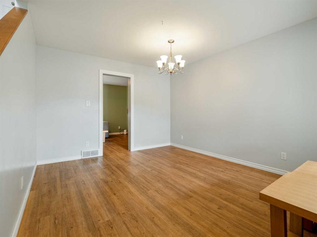 Picture for 123 Stoney Crescent W