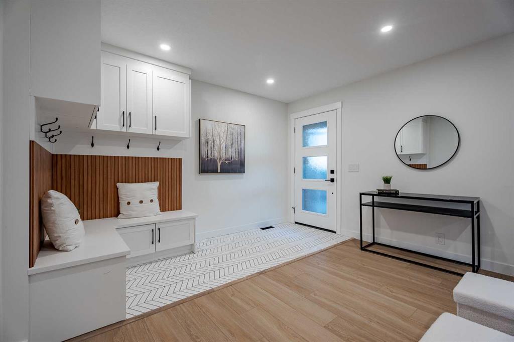 Picture for 1024 Hunterston Place NW