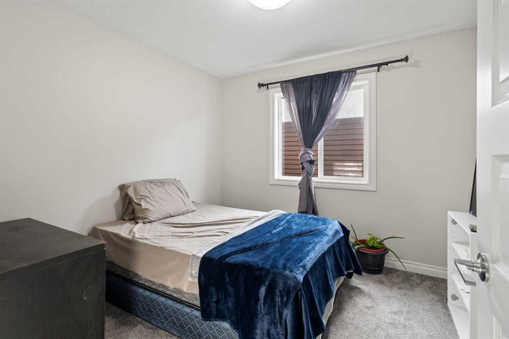 Picture for 33 Homestead Crescent NE