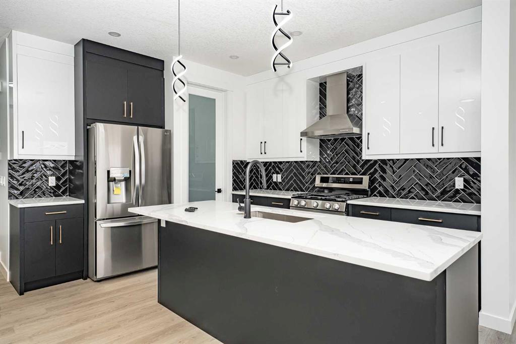 Picture for 182 Lakewood Crescent 