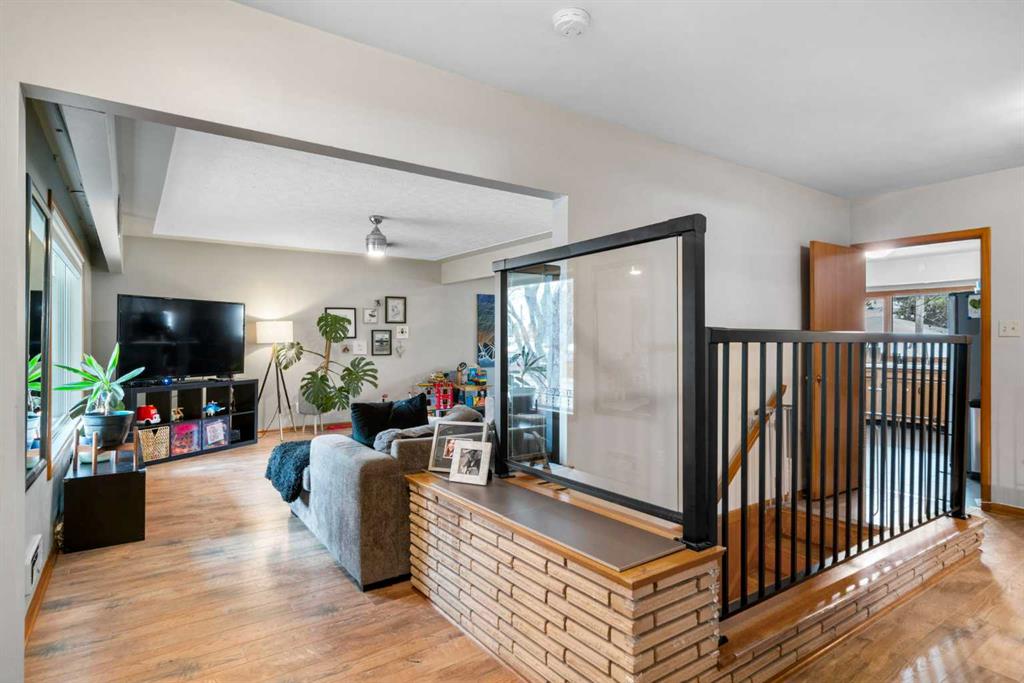 Picture for 7 Creston Crescent NW