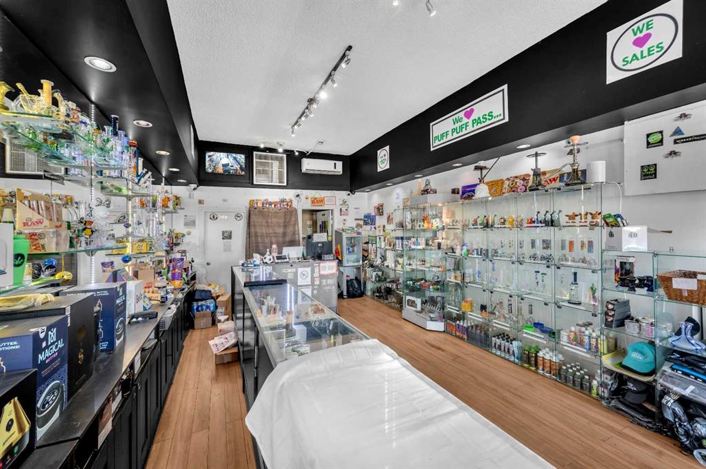 Picture for 1433 17 Avenue SW